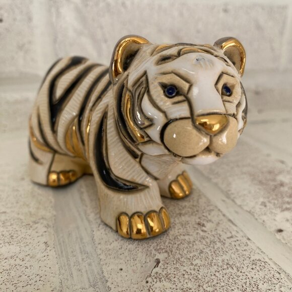 White Tiger - De Rosa Collection #773 - Hand Carved and Painted Ceramic Figurine - Picture 7 of 10